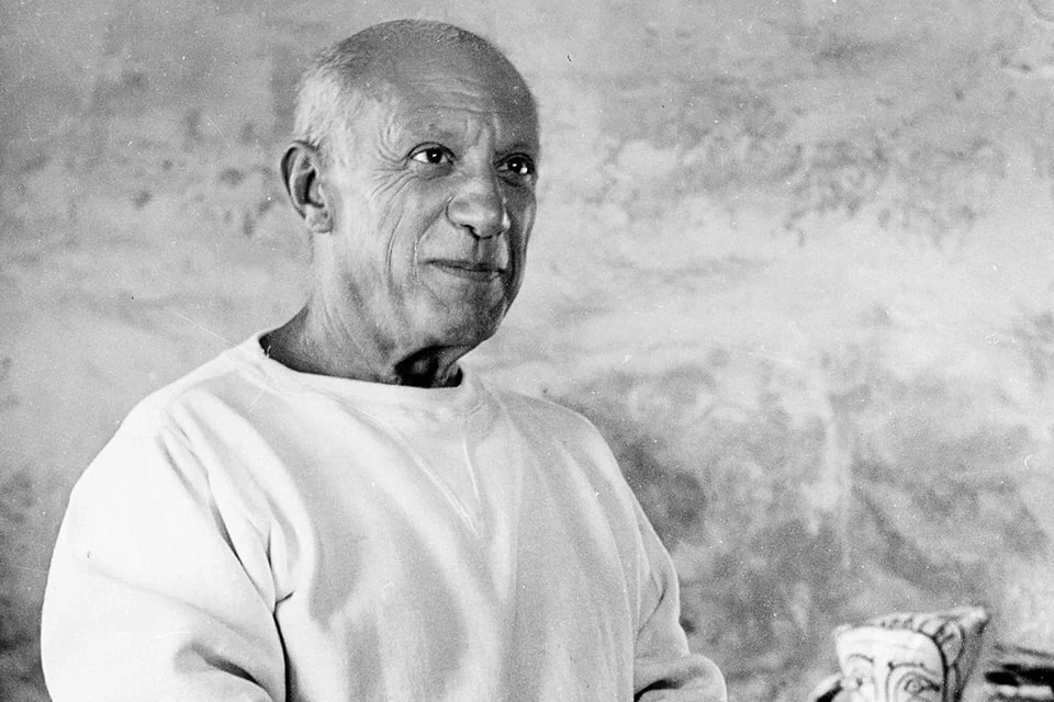 То, что внутри  "Все дети — художники. Проблема в том, чтобы остаться художником, когда ты вырос..."