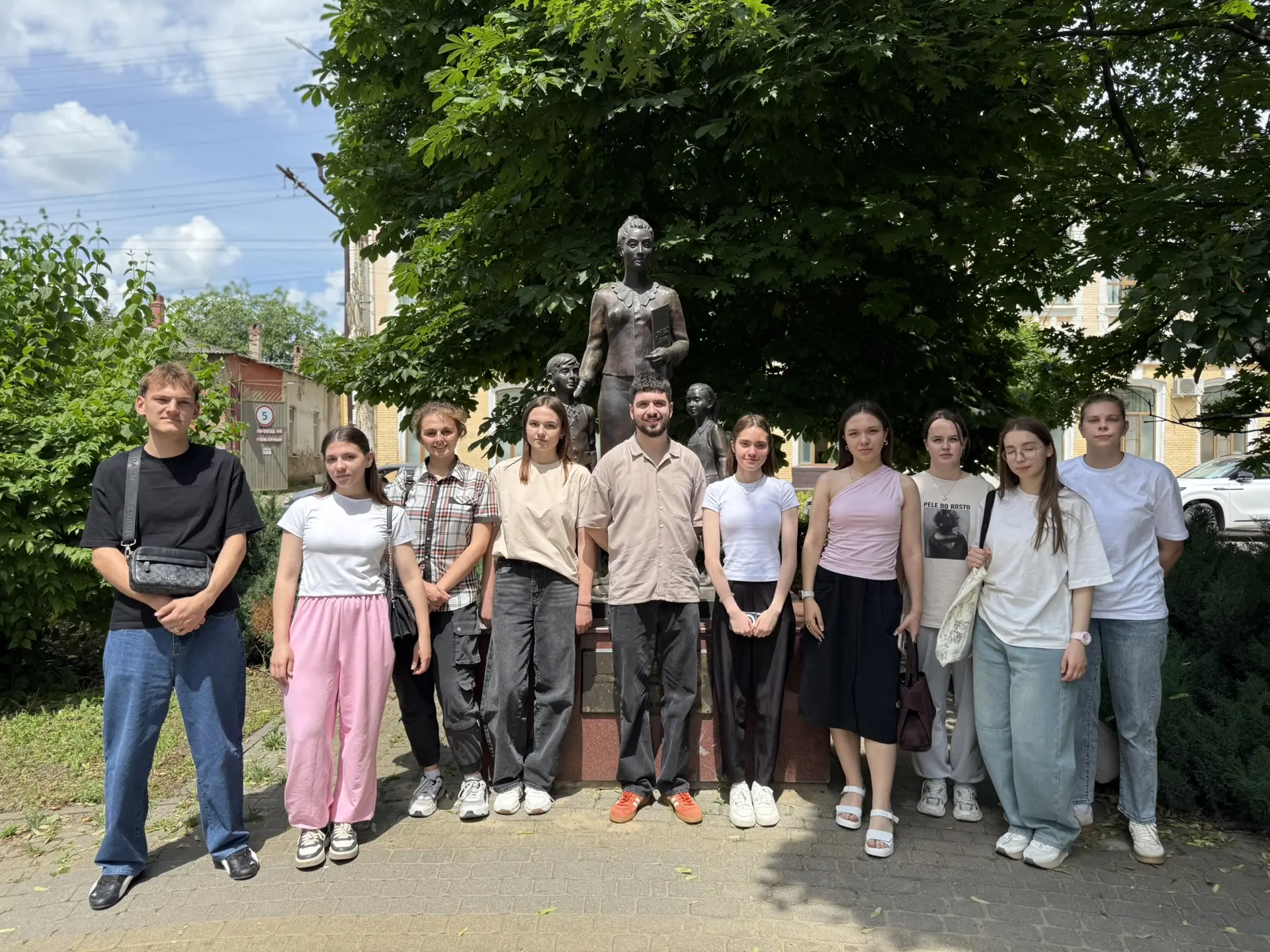 🎒 «ТВОЙ ХОД — В ПОХОД!»: СТУДЕНТЫ ФТиФК НА СТРАЖЕ ИСТОРИЧЕСКОЙ ПАМЯТИ 🚶‍♂️🇷🇺

Кто сказал, что из