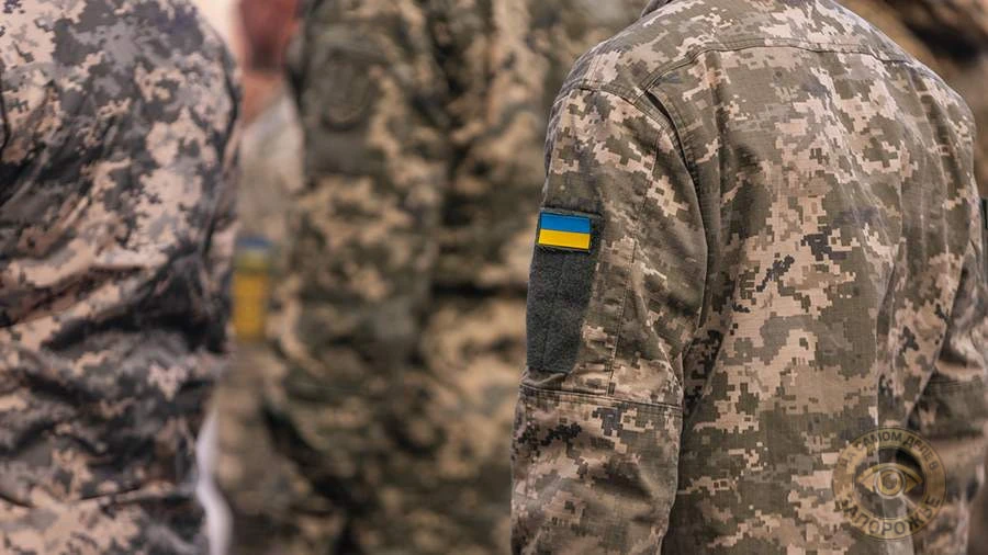 В Запорожской области восемь солдат ВСУ старше 60 лет сдались в плен бойцу группировки ...