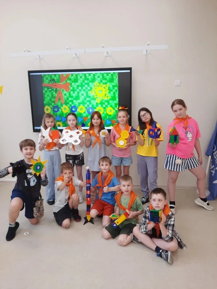 Пока одни отдыхают, наши ребята прокачивают свои навыки будущего! 💪

В течение всей смены у нас про