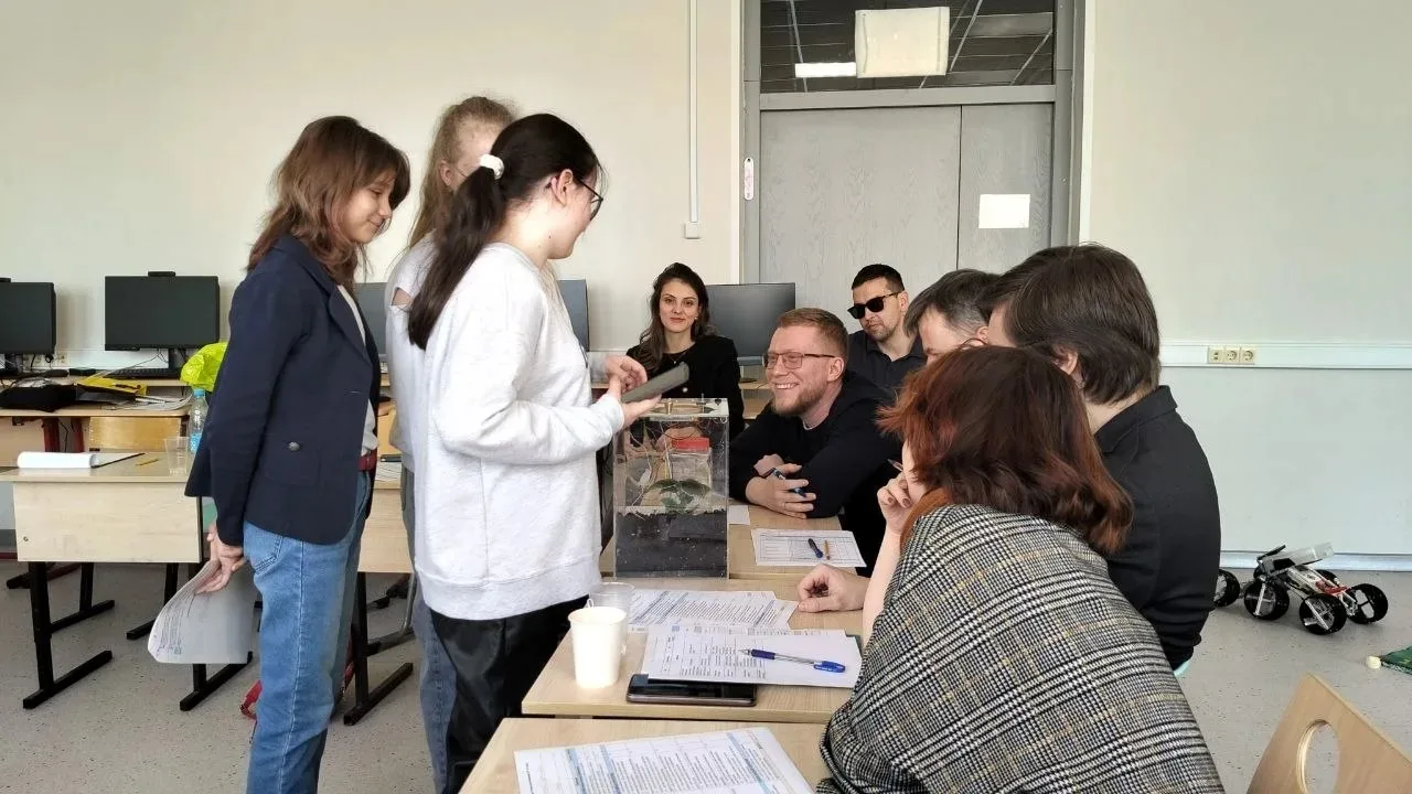 🚀 Наши ПРОинженерные — на орбите науки!   🌍 Наши ребята из ПРОинженерных классов не сидят на месте! 