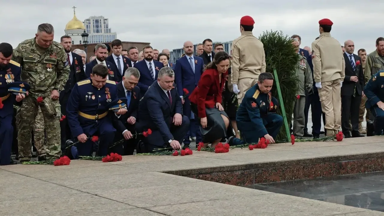 Участники СВО и общественные деятели приняли участие в мемориальной акции на Поклонной горе  🌹На Пок