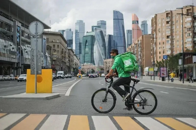 🚴‍♂️Московских курьеров будут ежегодно тестировать на знание ПДД с 15 октября
