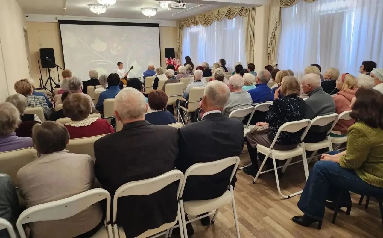30 сентября в преддверии Дня пожилого человека в Лихославльской библиотеке им. Владимир...