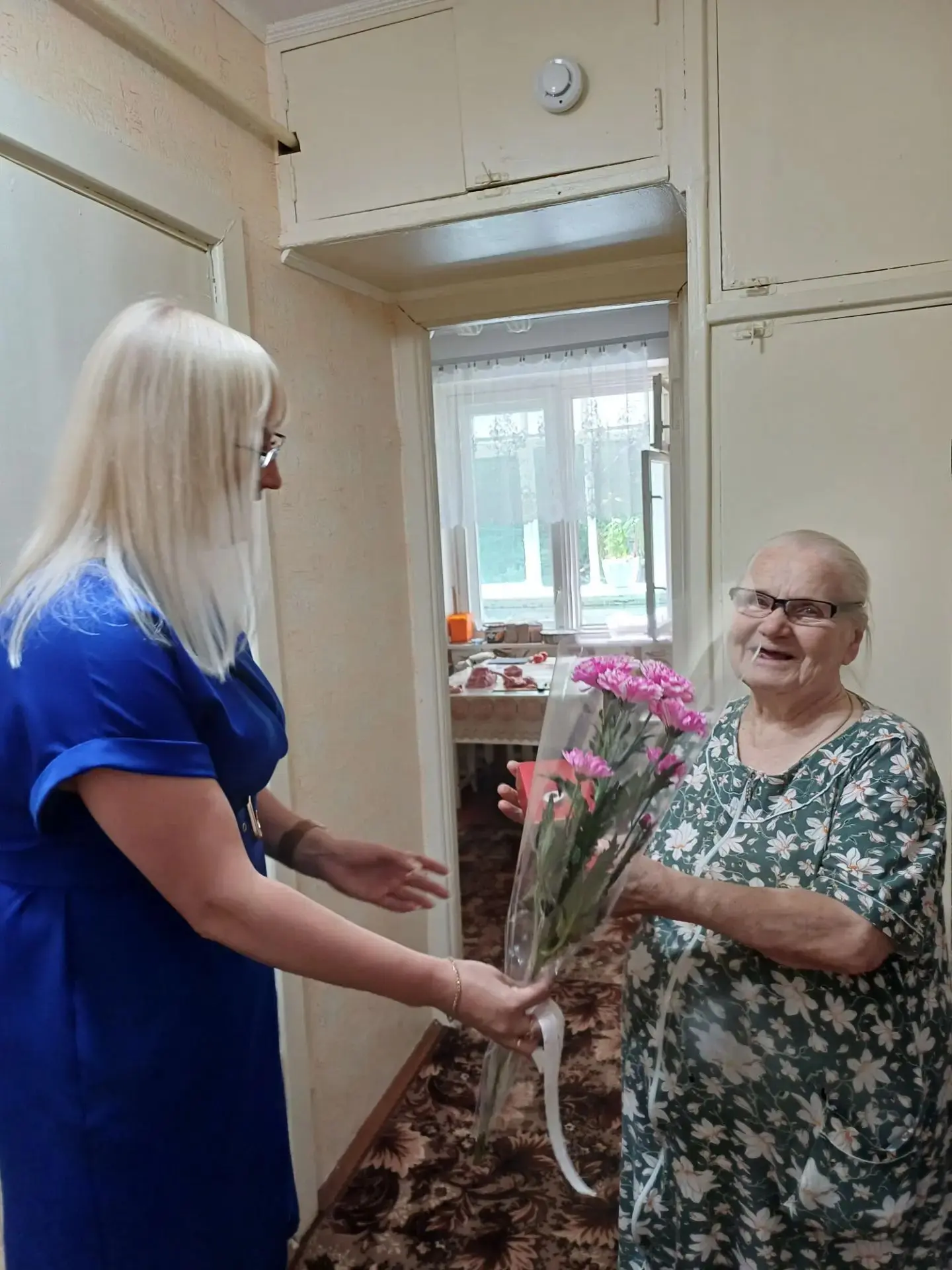 Поздравили долгожительницу нашего поселения💐

Судьба Вам подарила долгий век,

А Ваша жизнь для нас