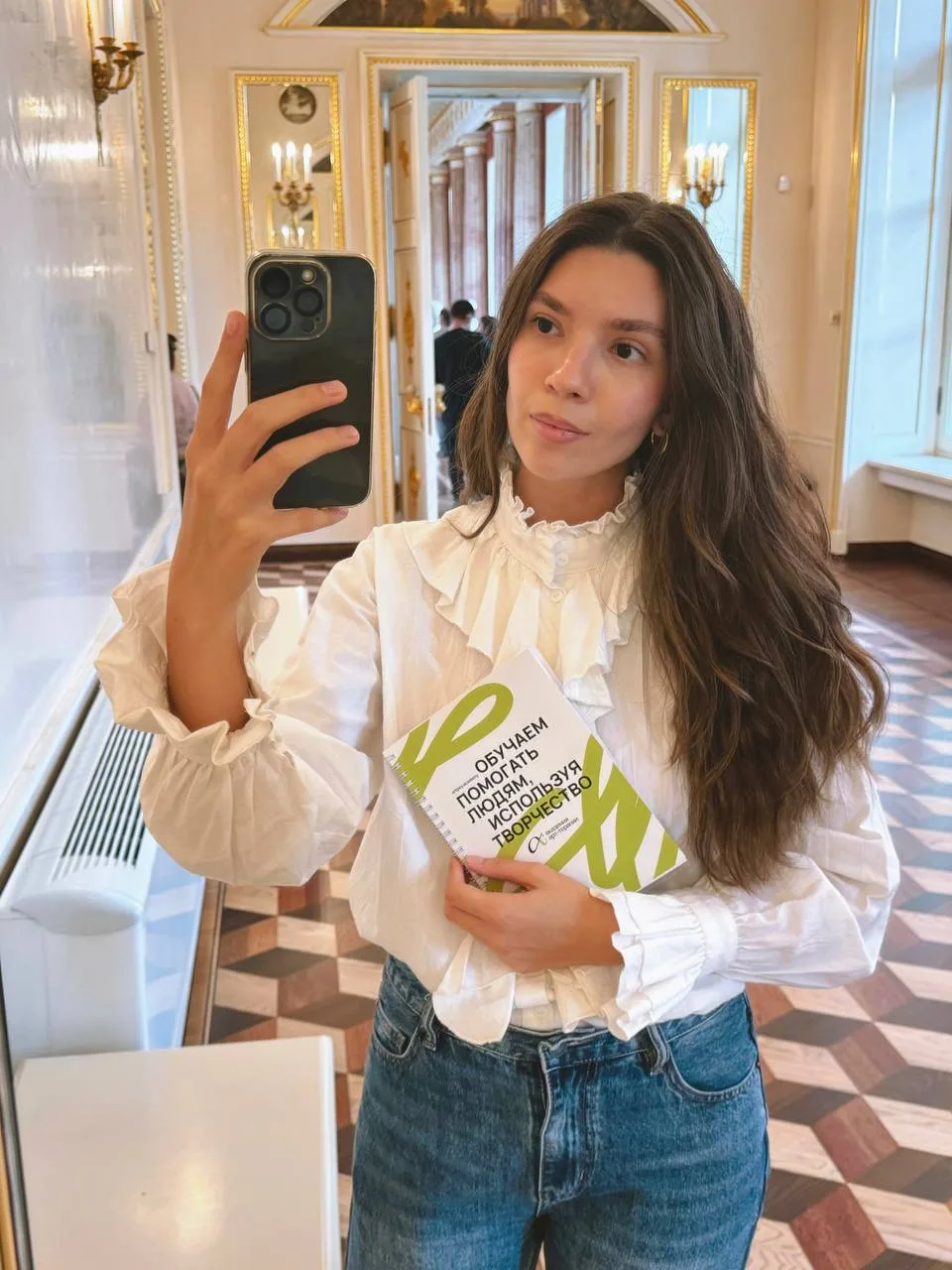 Знакомимся с нашей выпускницей Валерией Прорехиной. Она — молодой (Валерии всего 24) и ...