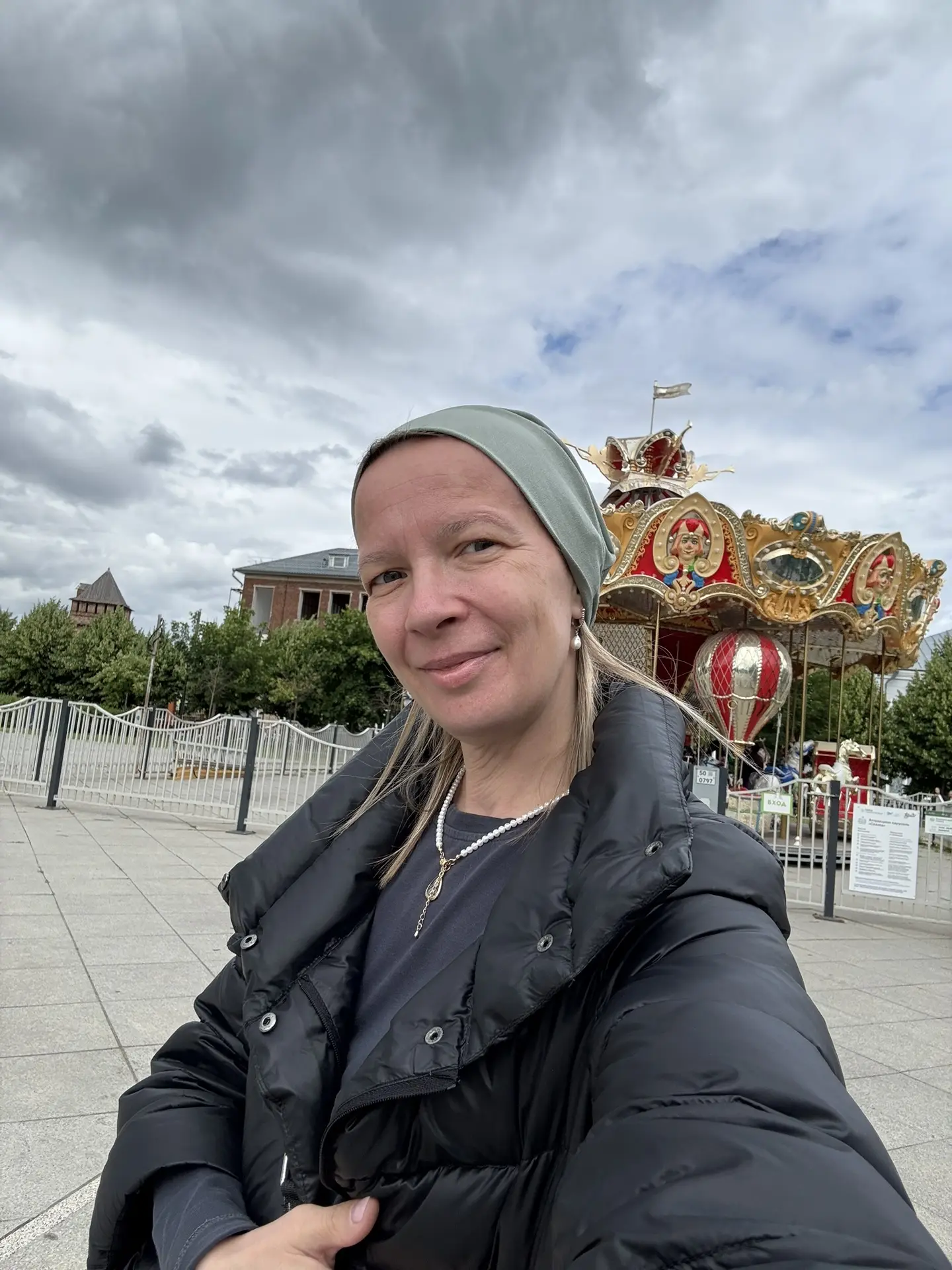 Гуляем с детьми в парке. Так хорошо, спокойно, суеты нет. Очень я люблю отдыхать в таких местах.