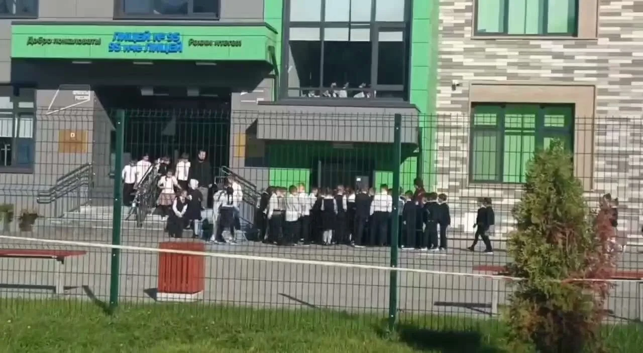 Школьников эвакуировали в лицее №95 Казани