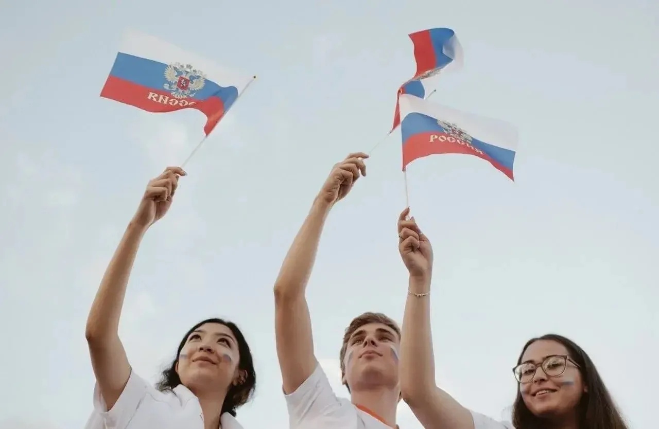 Сердечно поздравляю вас с выпускным!