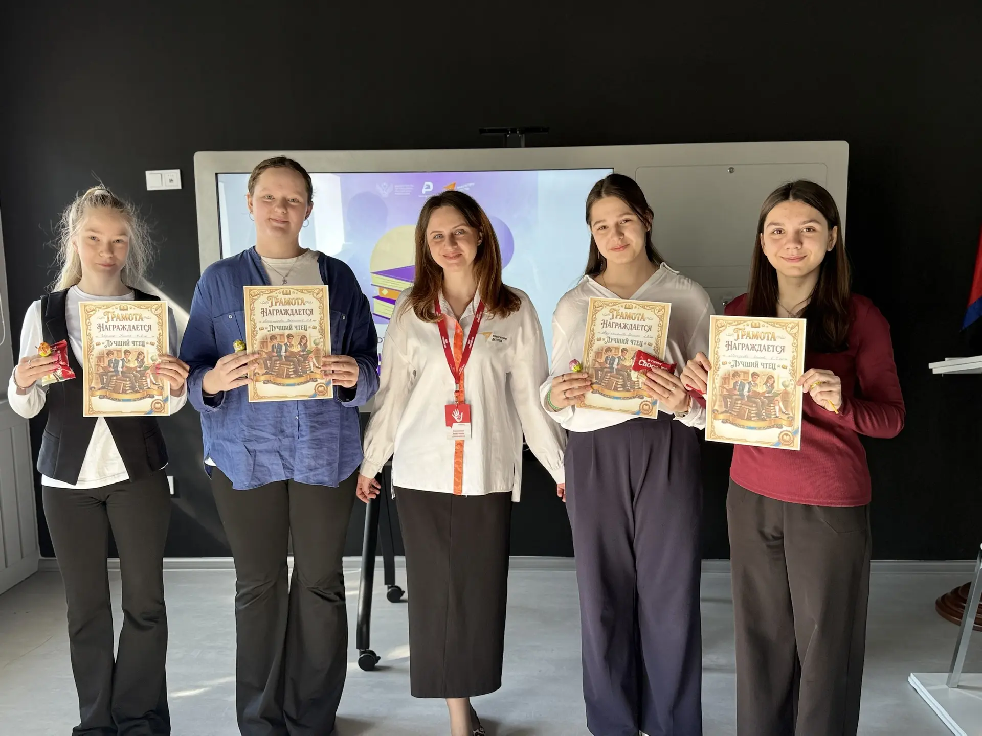 📜  Есть замечательный праздник вдохновения — Всемирный день поэзии!   Мы решили продлить творческое 