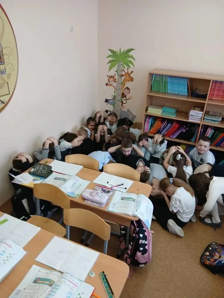 Вчера в нашей школе состоялась плановая практическая тренировка, направленная на отработку действий 
