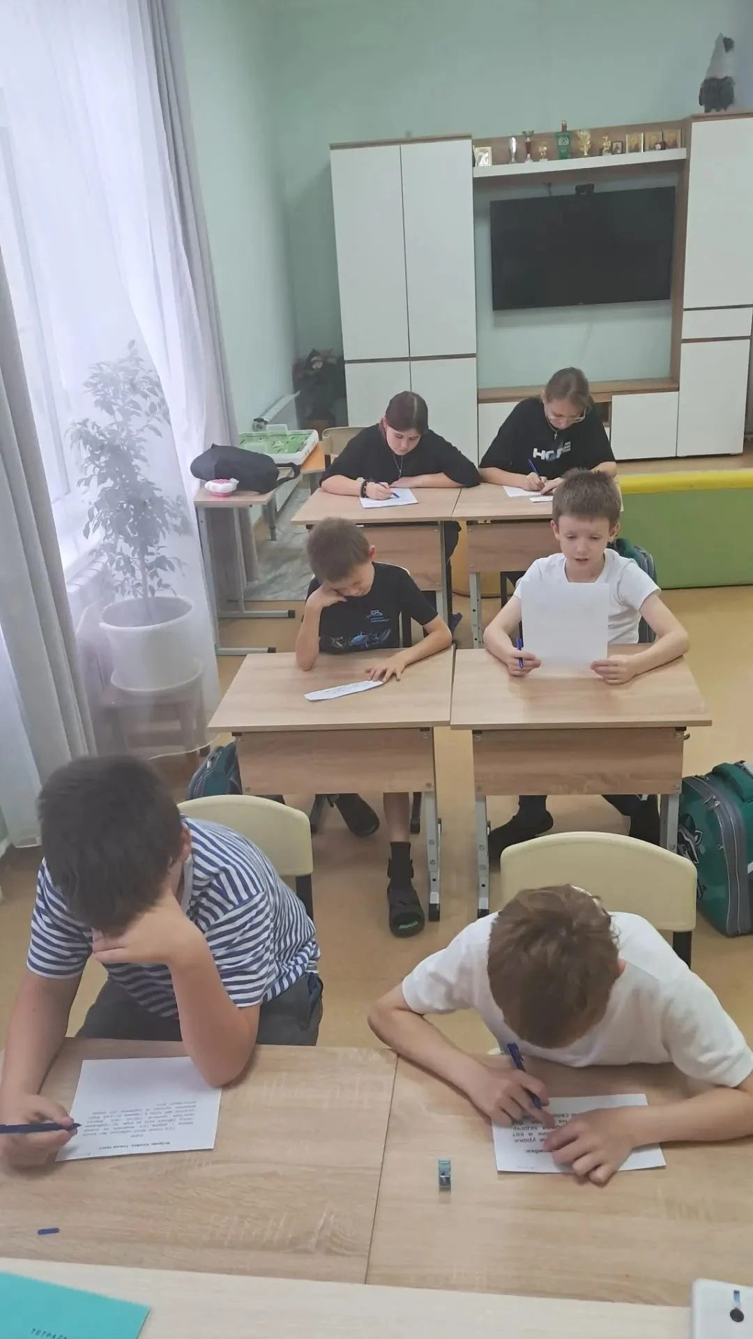 Ребята из семьи №3 активно участвуют в проекте «Ступеньки к успеху». Очередное занятие ...