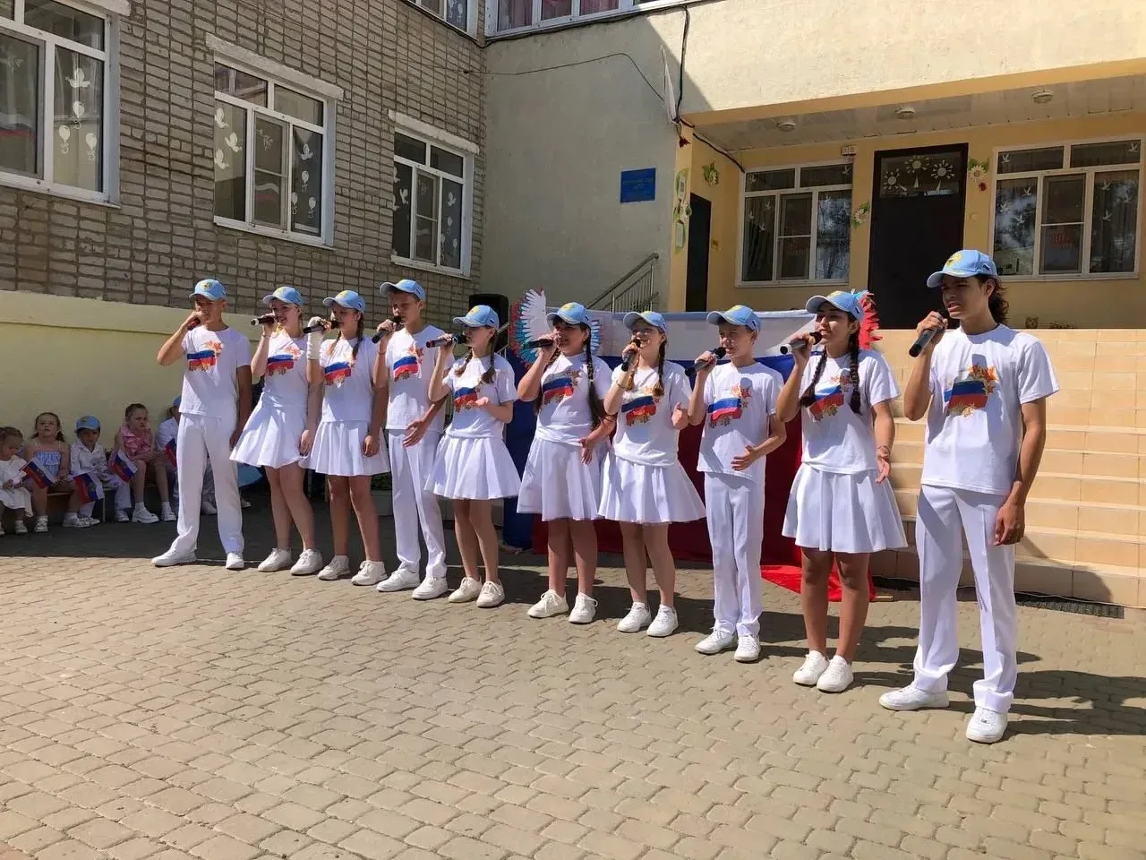 🇷🇺С Днем России! 🇷🇺

🇷🇺Праздничный концерт ко Дню России 

🇷🇺 Благодаря таланту, труду и вдо