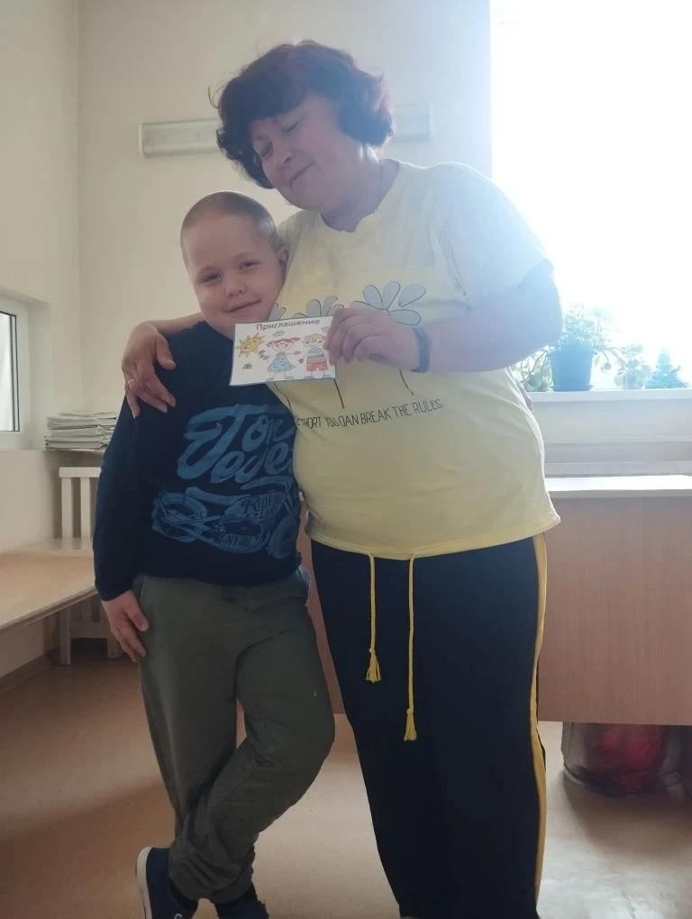 Сегодня наши воспитанники из группы "Пчелки" и "Непоседы"👬👭 пригласили сотрудников де...