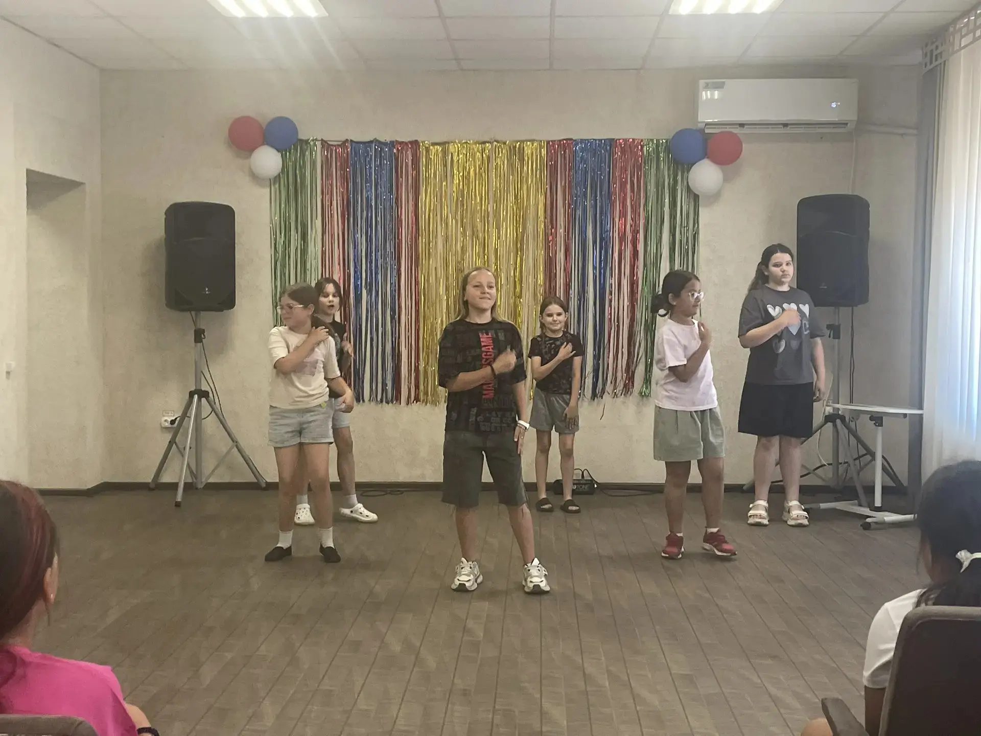 🎶 Перемена в Центре творчества: танцуют все!
Если вы думаете, что в нашем Центре творчества дети от