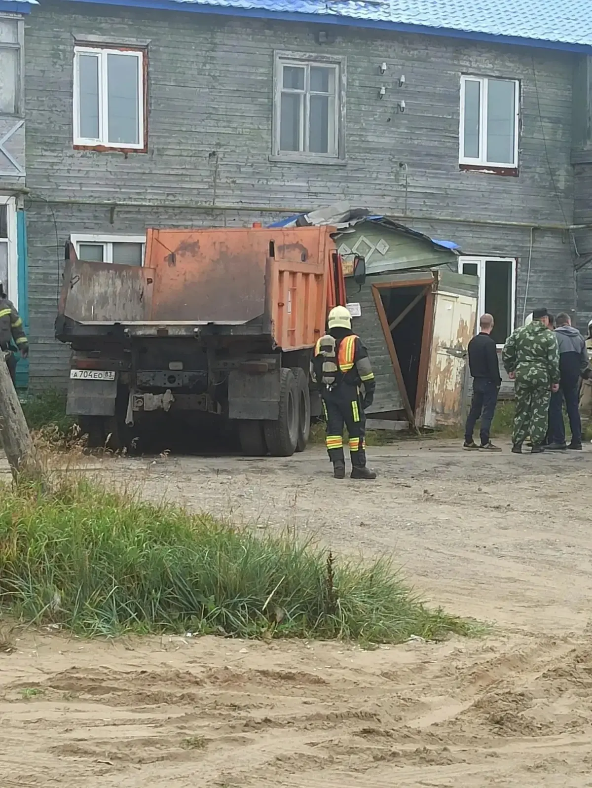 😱😱😱 В Искателей самосвал врезался в жилой дом