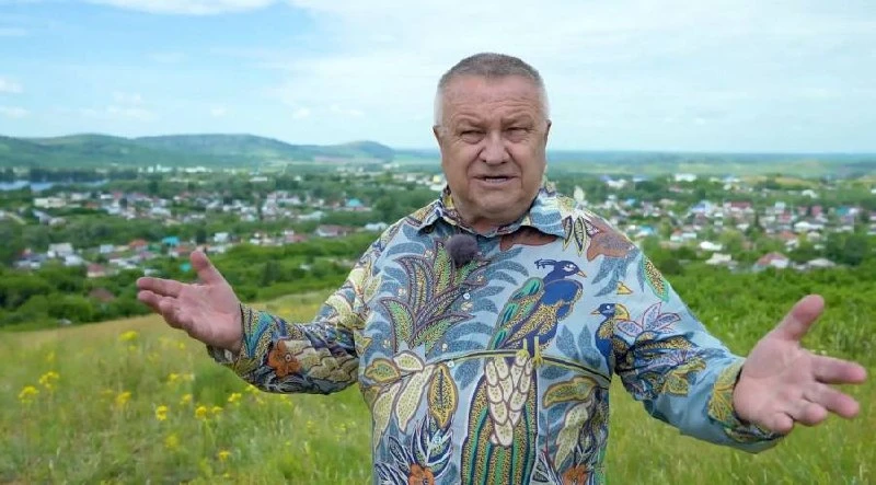 Директор барнаульского зоопарка призвал прекратить отстрел медведей на Алтае.