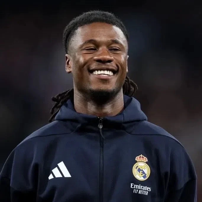 🇪🇸 Marca: Жозе Моуринью прямо сообщил Эдуардо Камавинге, что ему будет очень трудно получить игров
