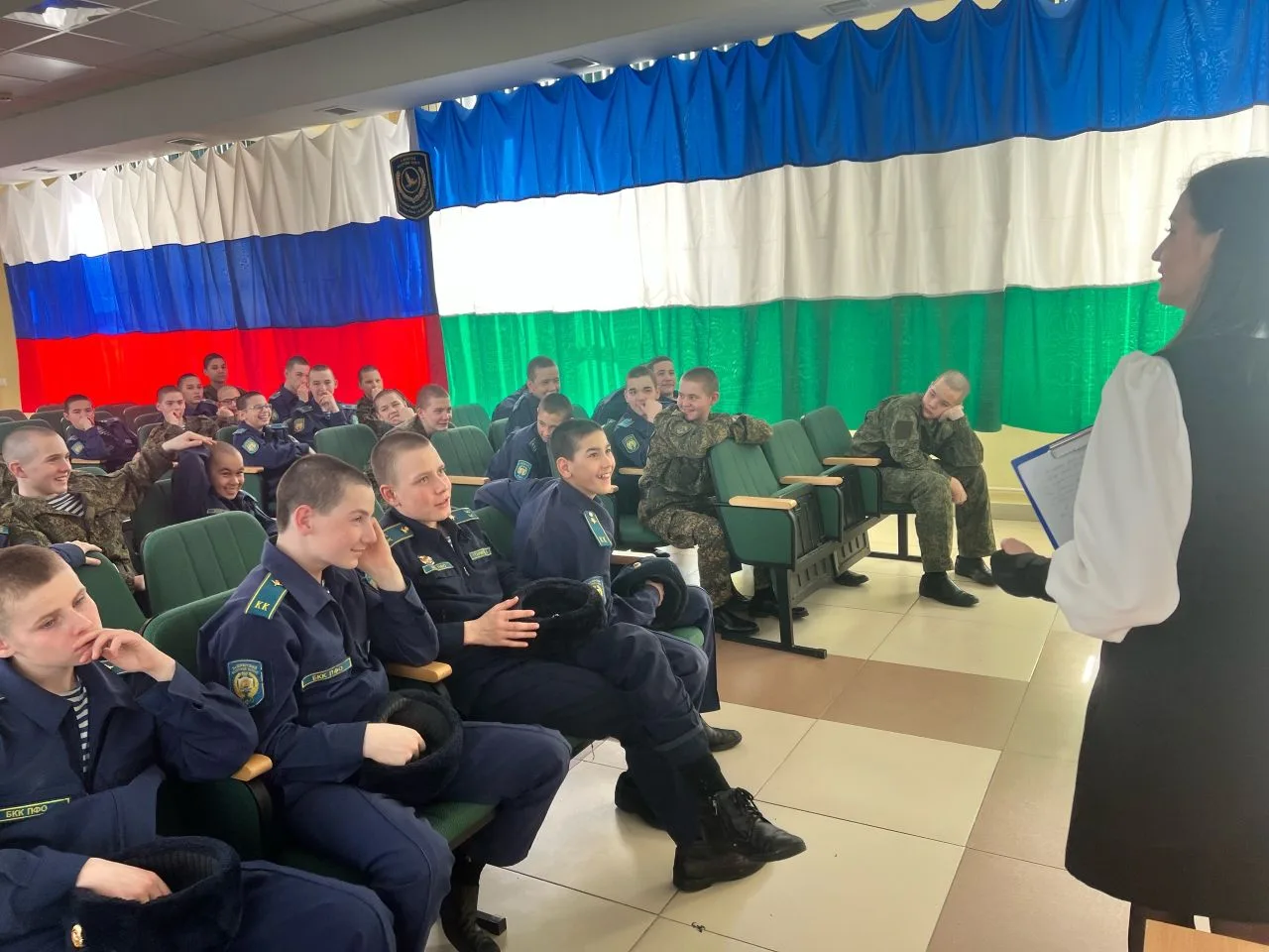 День воссоединения Крыма с Россией отмечается 18 марта и является значимой датой соврем...