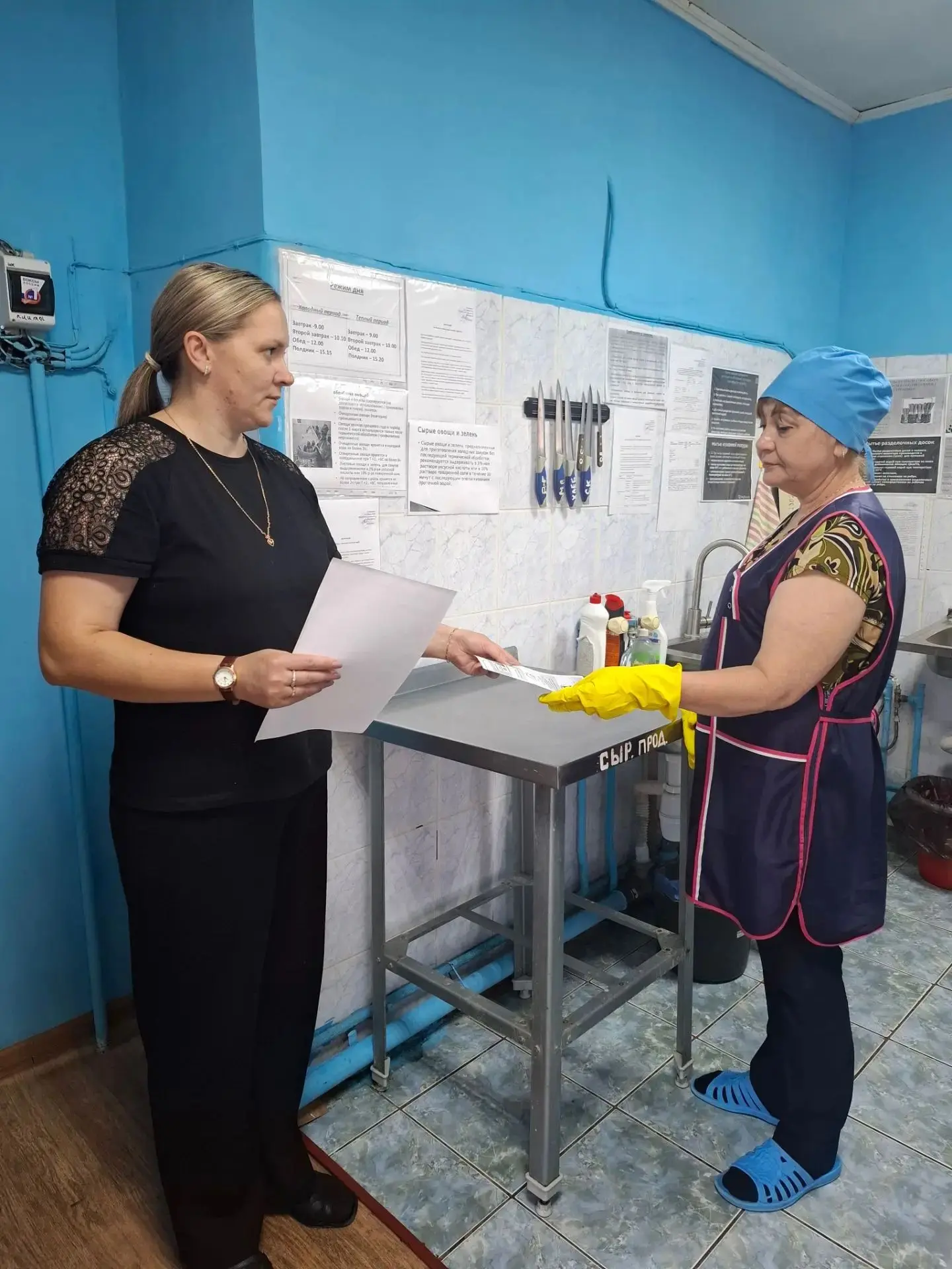 В рамках мероприятий, посвященных декаде охраны труда, в нашем детском саду были провед...