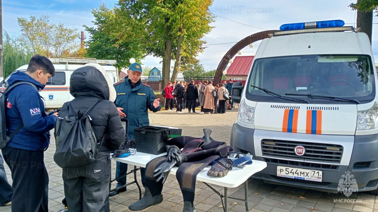 🌊В День водолаза о подводных спасателях  Ежегодно 5 мая в России отмечается День водолаза. Этот проф