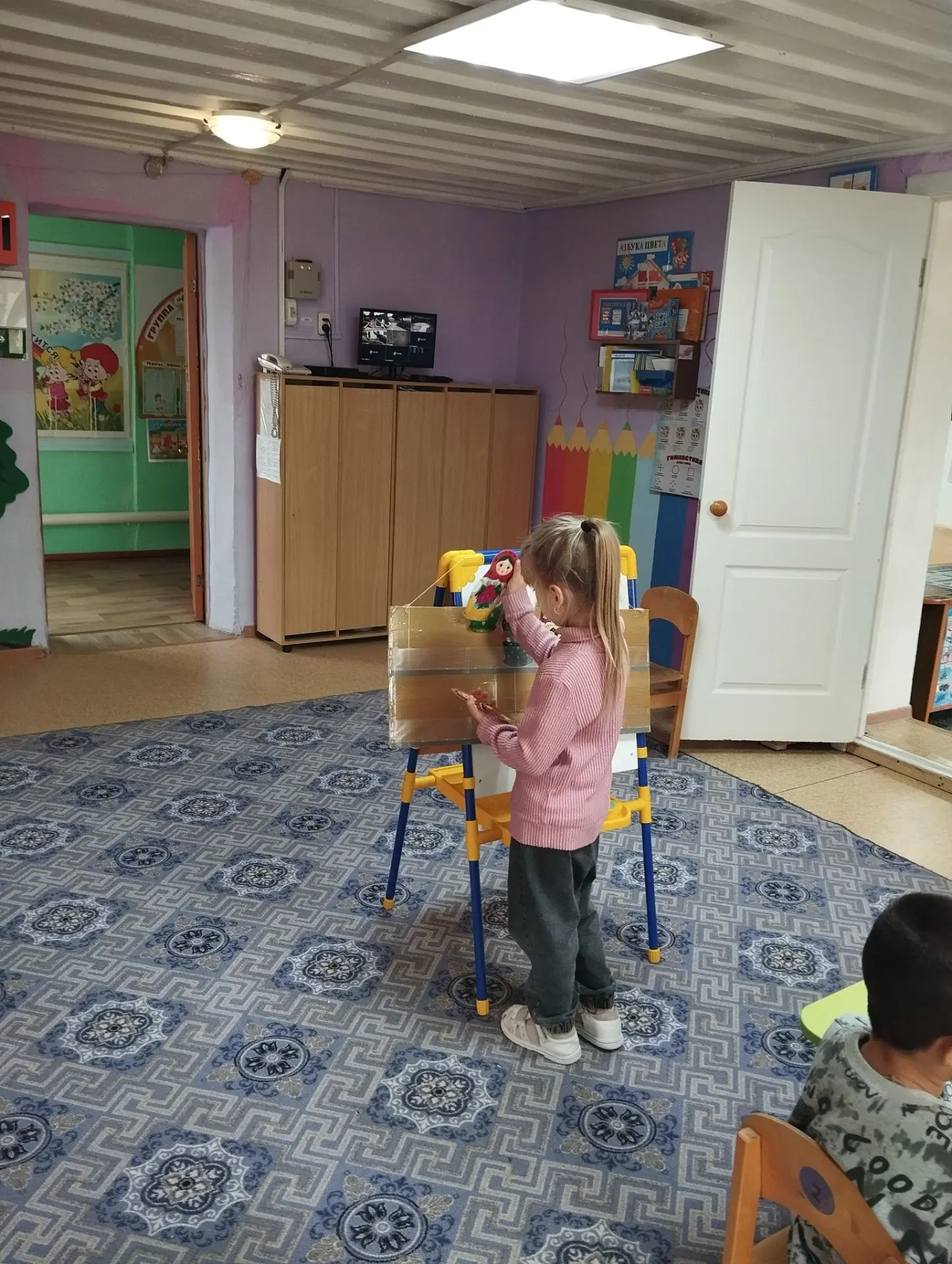 ФЭМП учить детей в счёте и отсчитывать предметы в пределах 5 с помощью различных анализ...