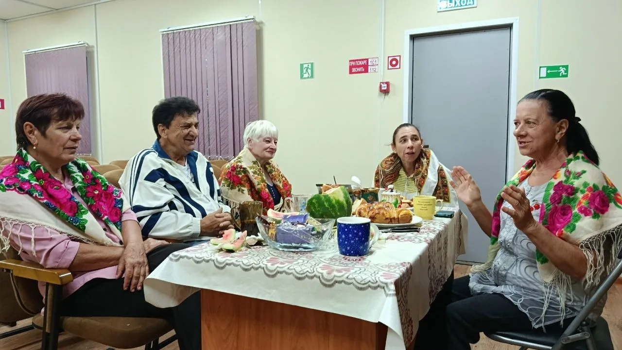 Как интересно посмотреть, а еще лучше подержать в руках предметы быта, примеряить костю...