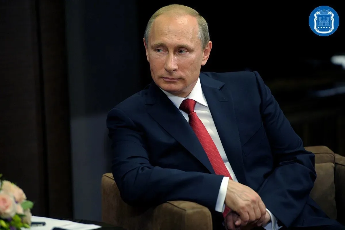 Поздравление Президента России Владимира Путина жителям Калининградской области.

Дорогие друзья! По