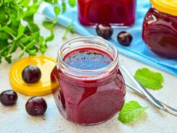 ВИШНЕВЫЙ КОНФИТЮР С ЖЕЛАТИНОМ
Вкуснятина 👥
Ингредиенты:
Вишня - 1 кг
Сахар - 400 г
Желатин - 20 г
В