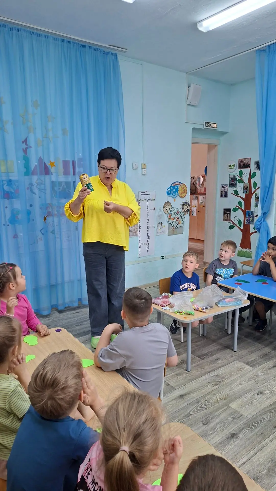 Сегодня у нас в гостях побывали замечательные сотрудники музея. Они провели для детей увлекательный 