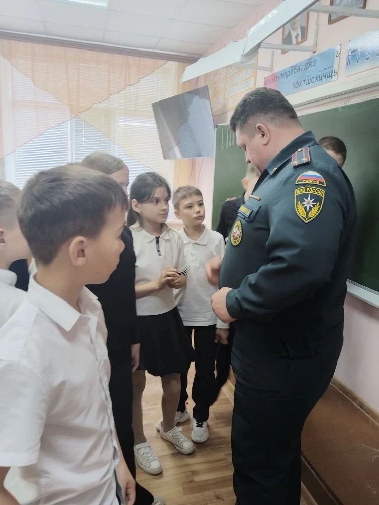 ✨Бузулук – земля героев! Сегодня наши "Звездочки" встретились с настоящим героем!✨  В рамках нашей з