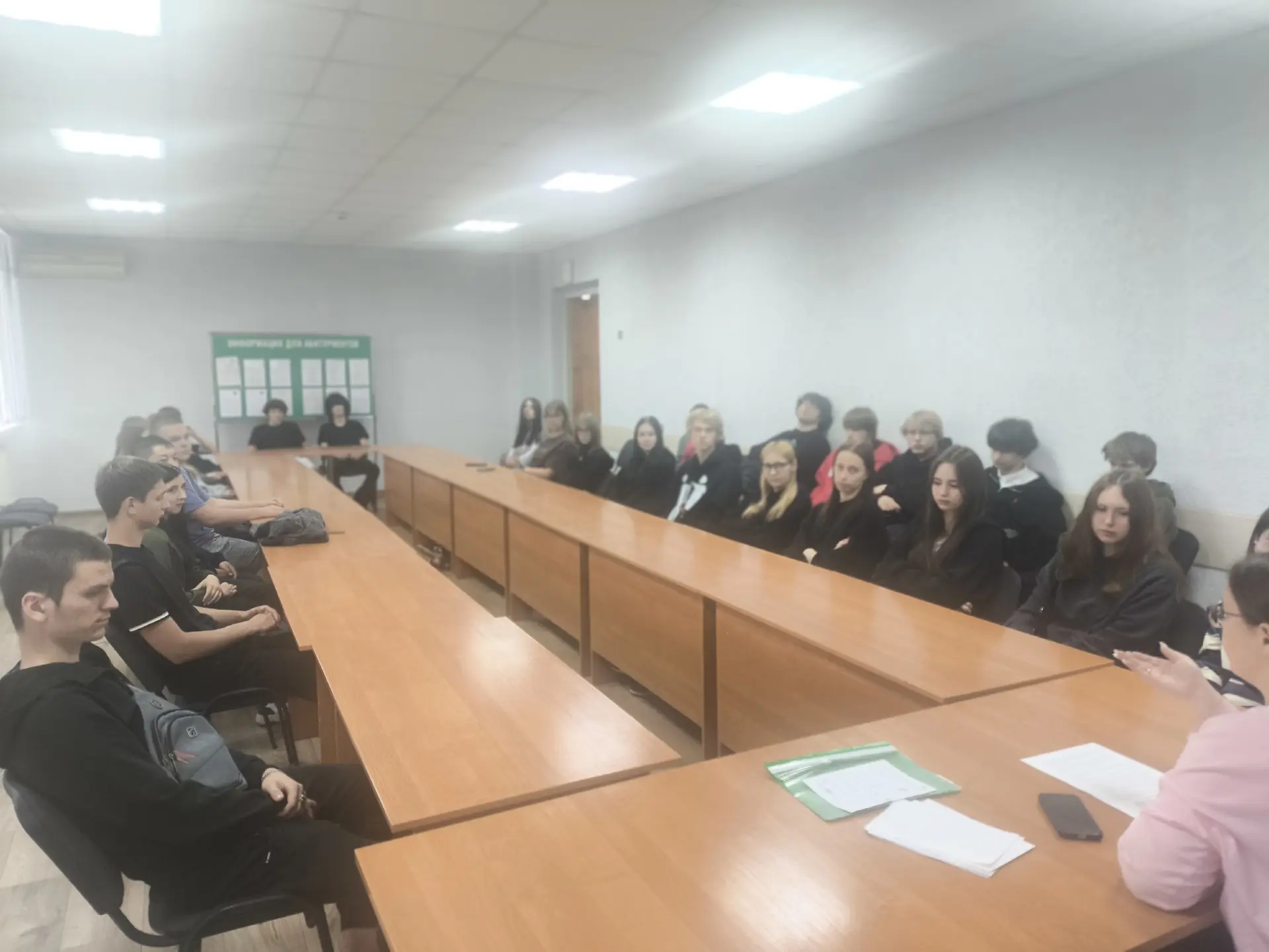 В ГАПОУ СО «ЭМТК» прошел информационный час, посвященный Дню защиты детей.