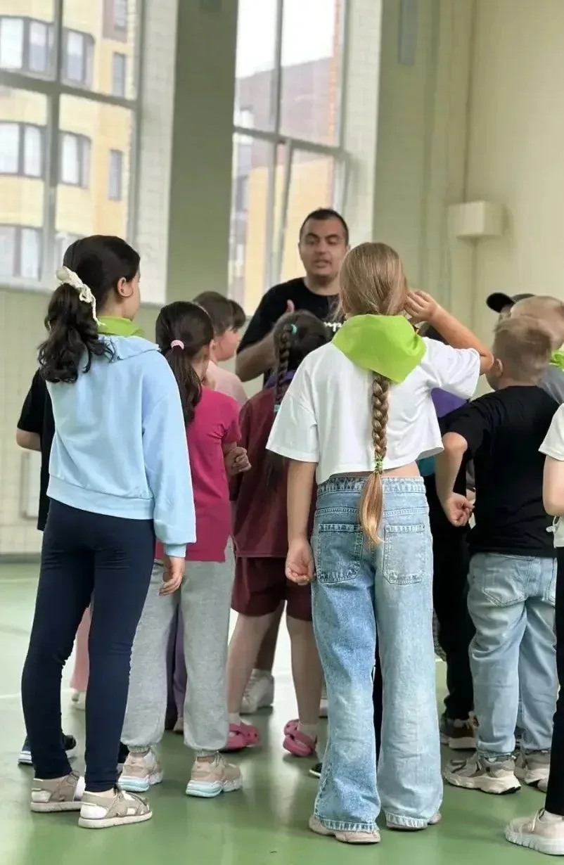 ☀️День в лагере получился невероятно насыщенным - будто в него уместилось сразу несколько разных мир