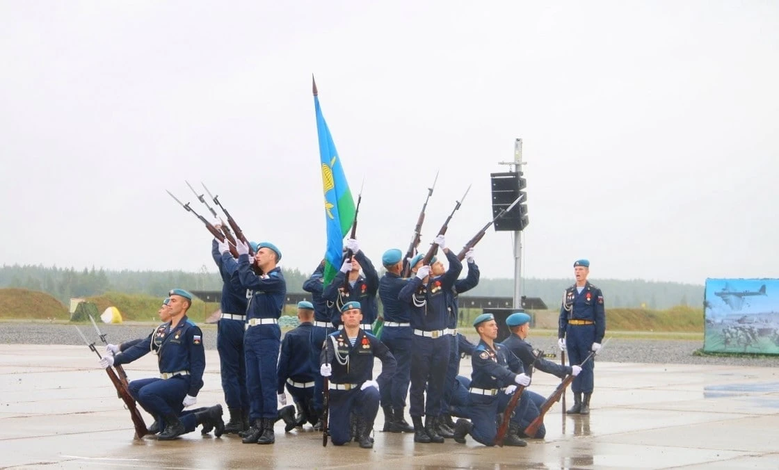 Сегодня свой профессиональный праздник отмечают военнослужащие и ветераны Воздушно-десантных войск.
