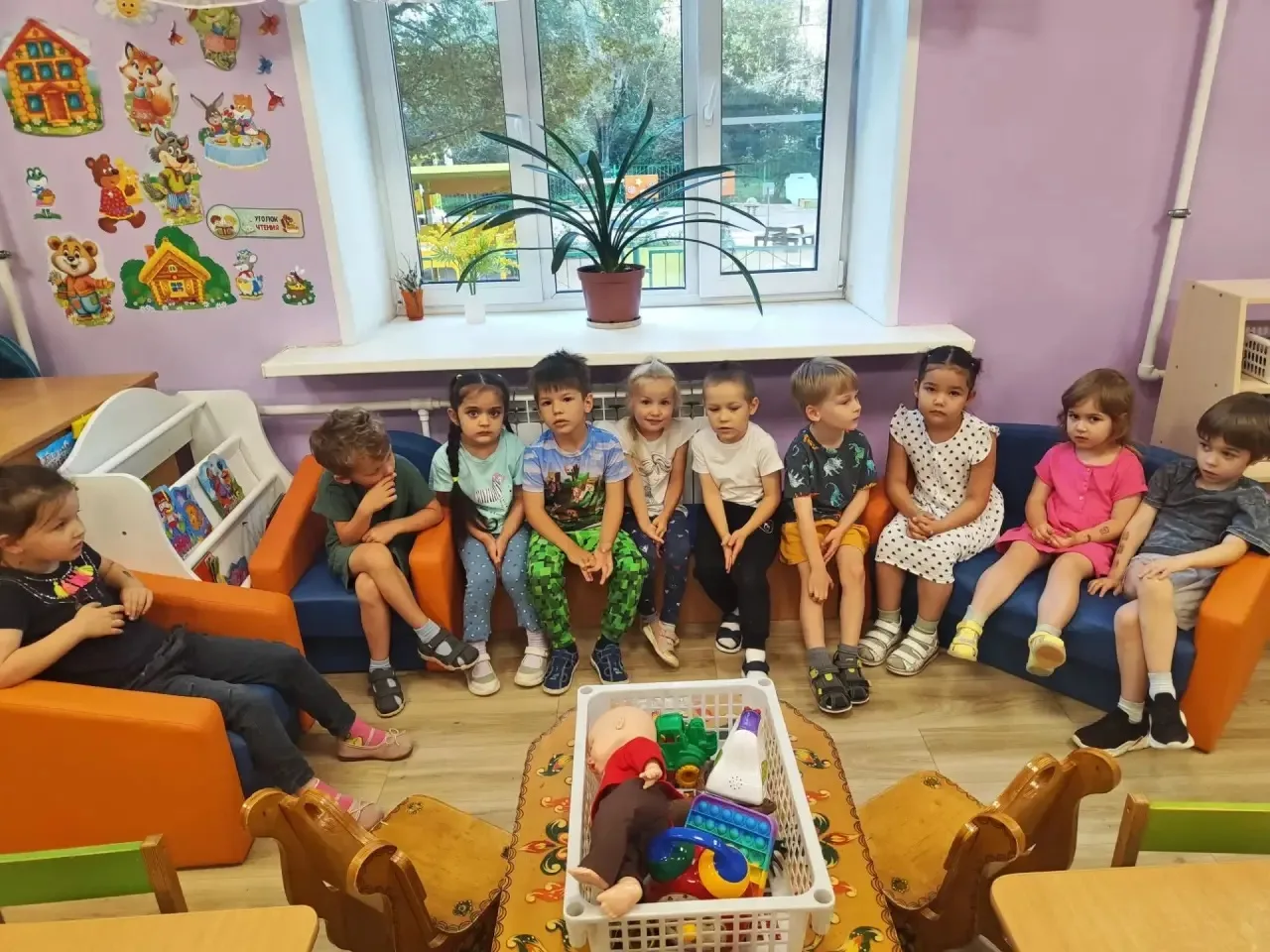 ☀️ В нашем летнем садике ребята из группы «Радуга»не только весело играют, но и повторя...
