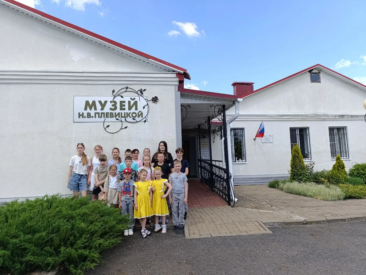 🎼Путешествие в мир русской песни: наша школьная экскурсия в музей Плевицкой! ✨
✨Сегодня для наших у