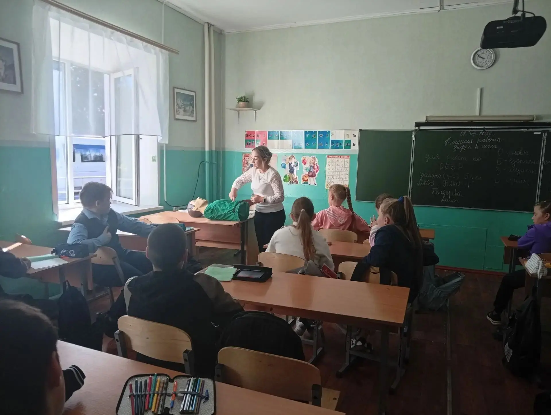 🗯В Фатежской школе √ 1 в преддверии акции посвещенной всемирному дню оказания первой п...