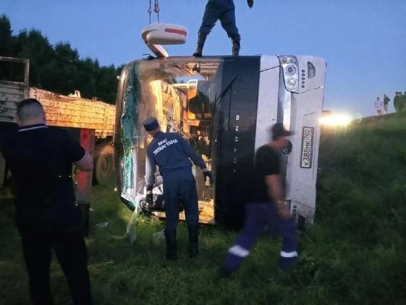 ⚡️🚔Автобус с 46 пассажирами перевернулся в Татарстане