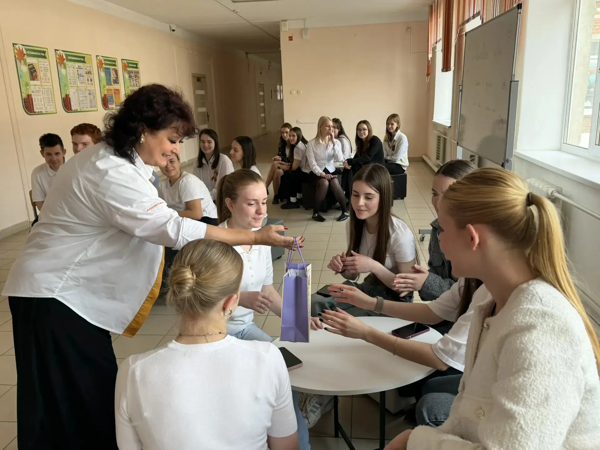 🇷🇺🪻1 мая – День Весны и Труда!  👷‍♀️👨‍🍳Труд – это не просто обязанность, это путь к самореализации, 