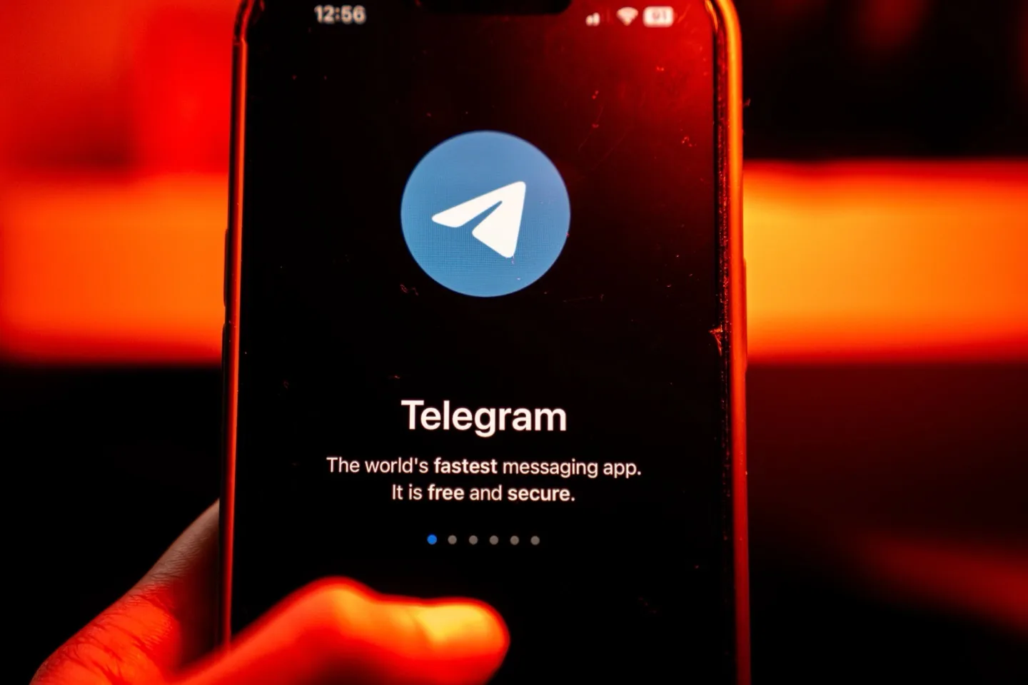 Telegram удален в App store