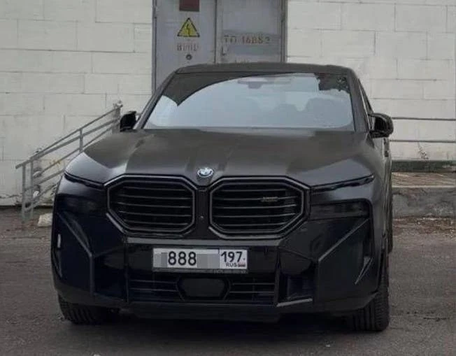 А на чем поехать? На автобусе? Вы смеетесь?