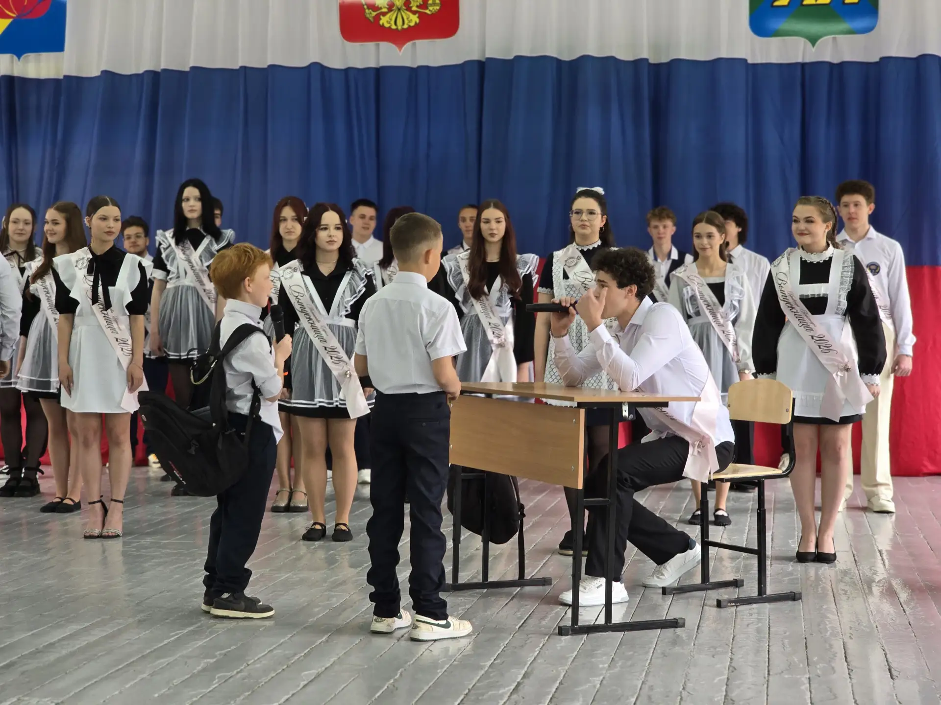 Прозвенел последний звонок  🔔 Во всех школах нашего округа сегодня царила особая атмосфера: 638 выпу