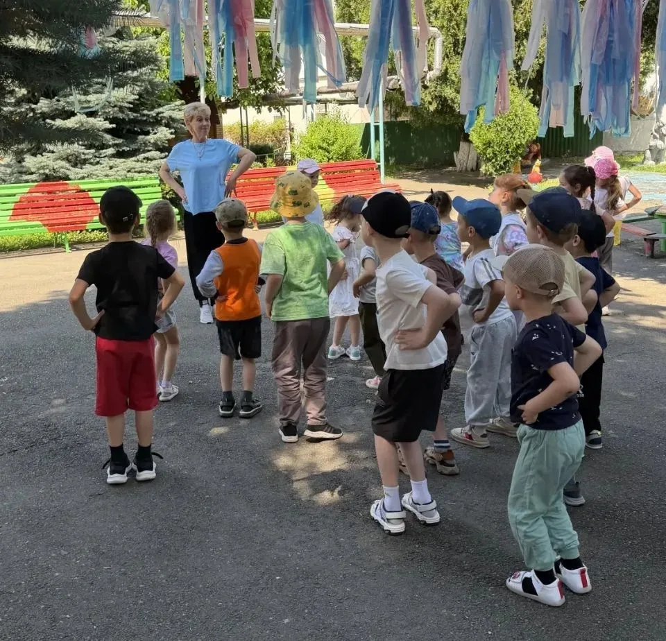 Солнце, воздух и вода — наши лучшие друзья! ☀️🌈💦

Сегодня на территории нашего «Сказочного зоопарк