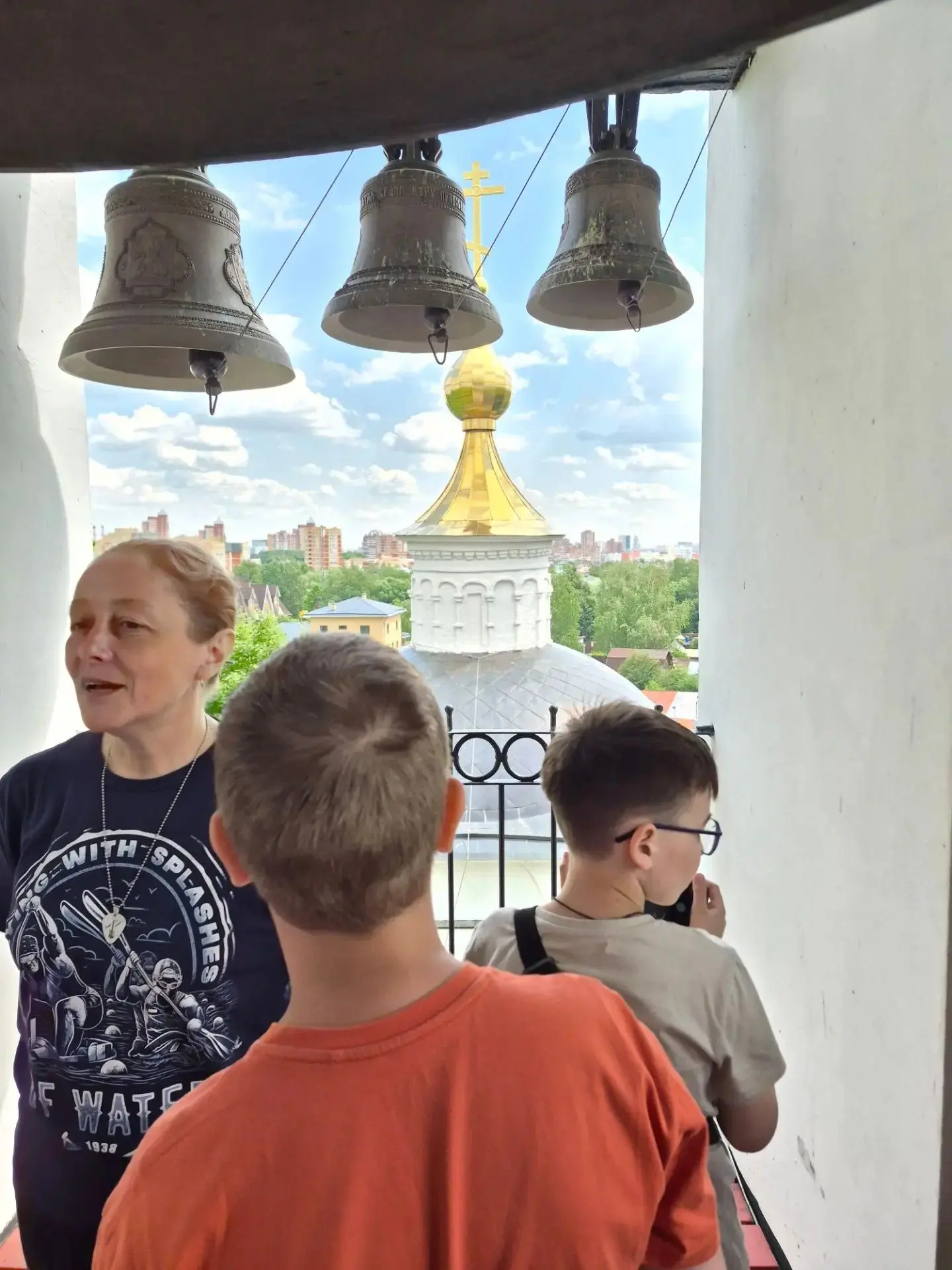 Экскурсия в Александро-Невский храм: от звона колоколов до древних фолиантов
Сегодня состоялась позн