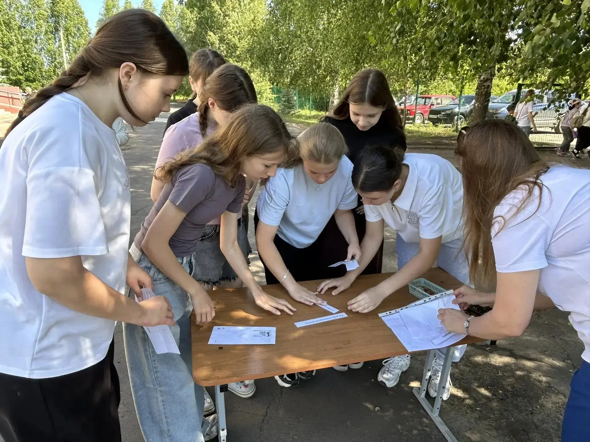 🗓 День 2 в лагере труда и отдыха: сказки Пушкина, труд и забота о ближних!

Сегодняшний день в наше