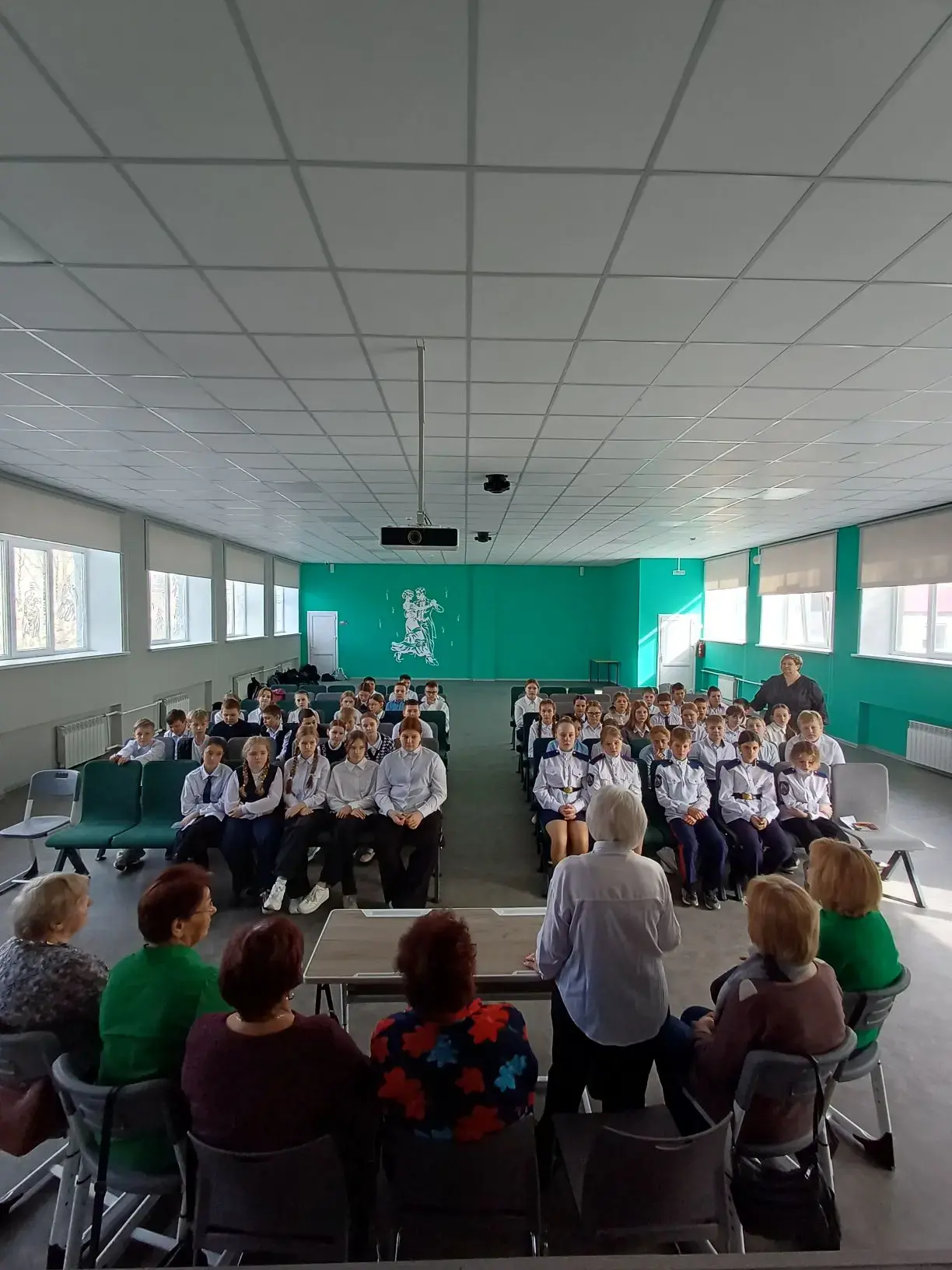 Праздник Весны и Труда в Шестом: Диалог на равных с Ветеранами труда  Когда ты слышишь «Первомай», ч