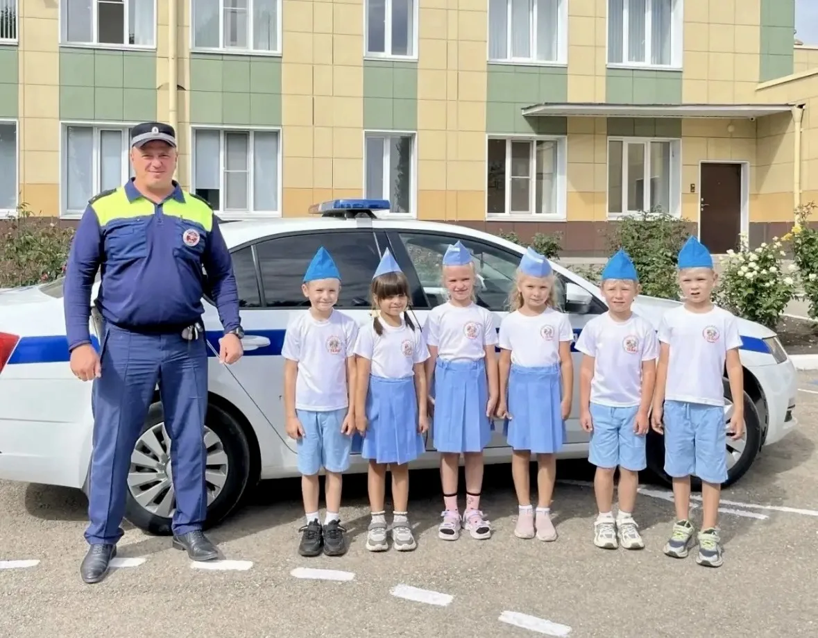 🚔Визит Госавтоинспекции в детский сад «Маленькая страна» села Подгорное.
