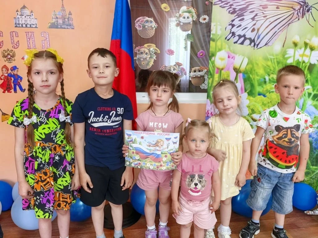Познавательно- игровая программа  « Наш дом - Россия»
День России  с Чернухинским музеем

10 июня со