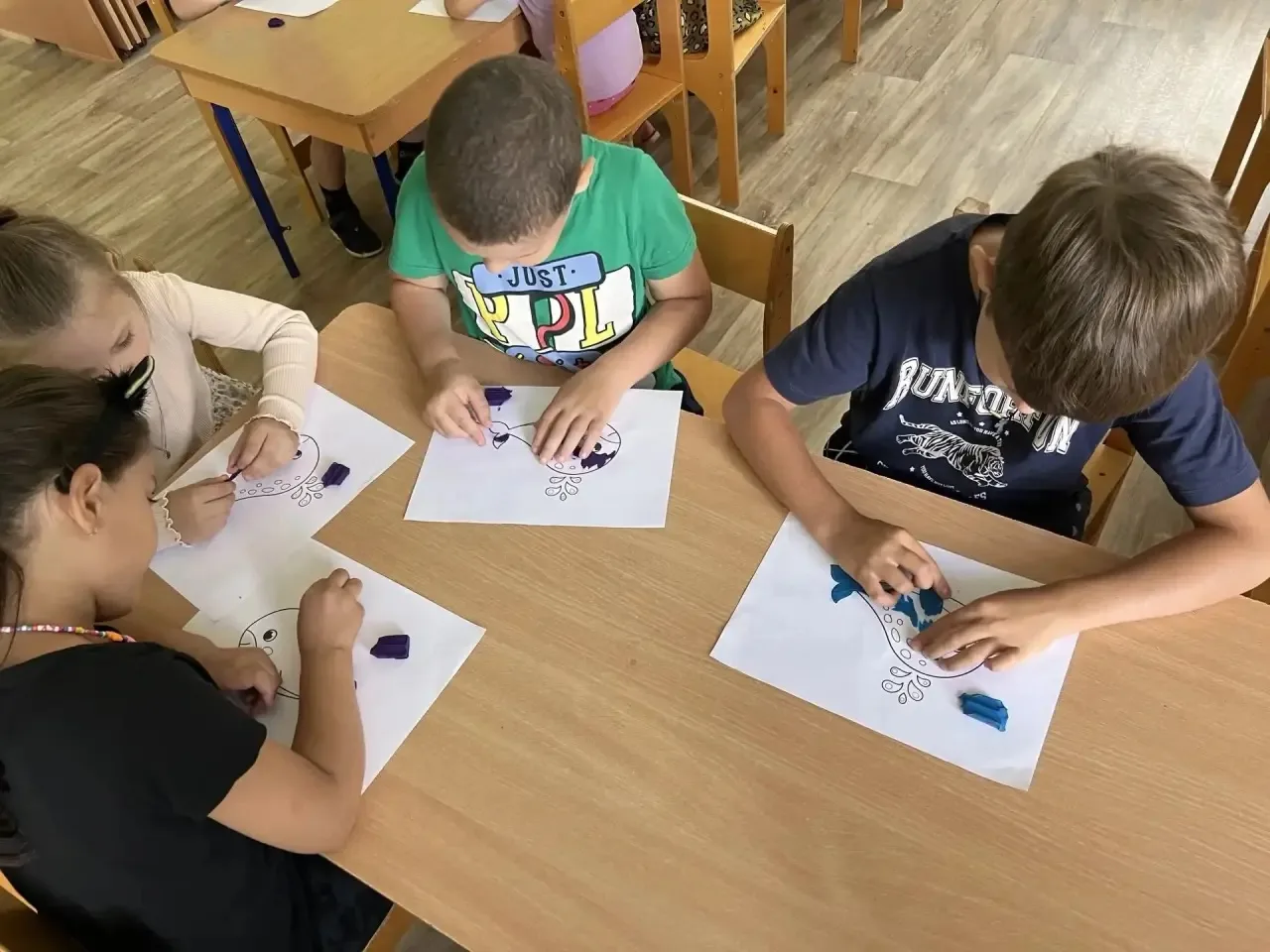 В рамках тематического дня ("День китов и дельфинов") с воспитанниками разновозрастной группы №14 ДО
