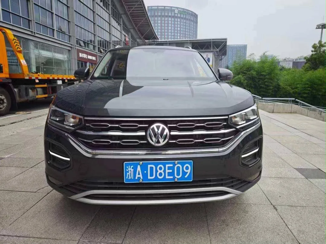 🚘 Когда люди впервые видят Volkswagen Tayron вживую, большинство удивляется его размерам.

На фото 